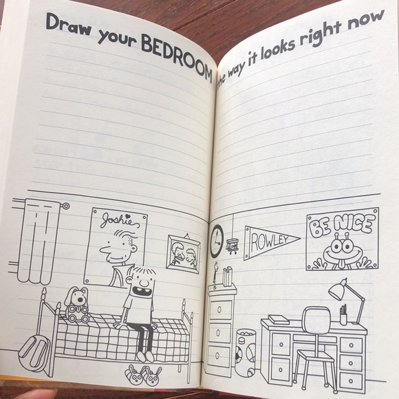 The Wimpy Kid Do-It-Yourself Book - Picture 6 of 10
